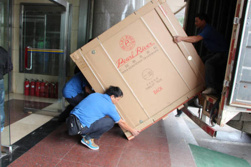 门源钢琴贵重工艺品无忧运
